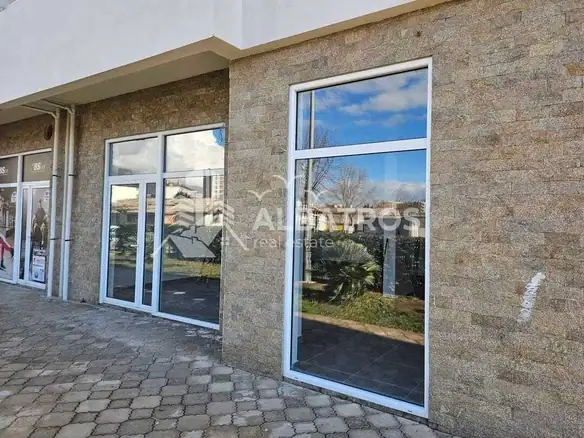 Poslovni prostor 70 m² u centru Bara