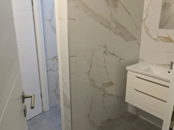 Izdavanje: Poslovni prostor 158 m² – Bečići, Budva — fotografija 7