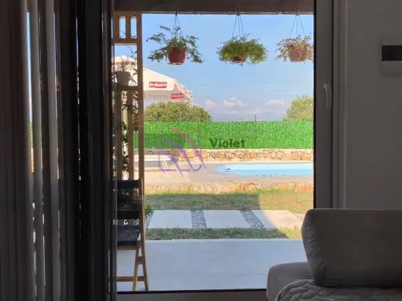 Kuća s bazenom u Farmacima
