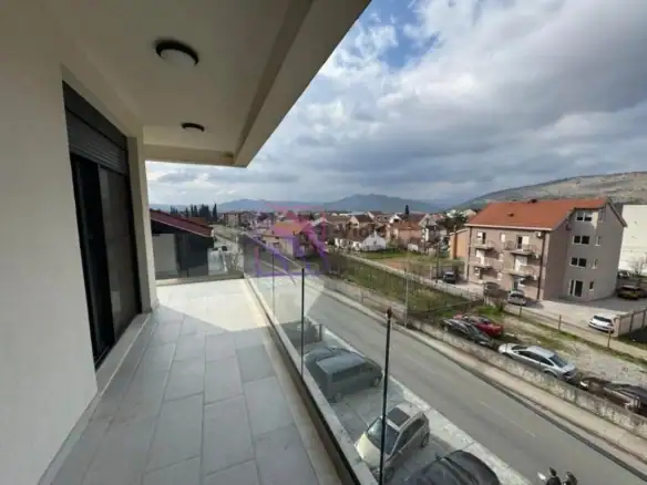 Izdavanje: Trosoban stan 130 m² – Dalmatinska, Podgorica — fotografija 6