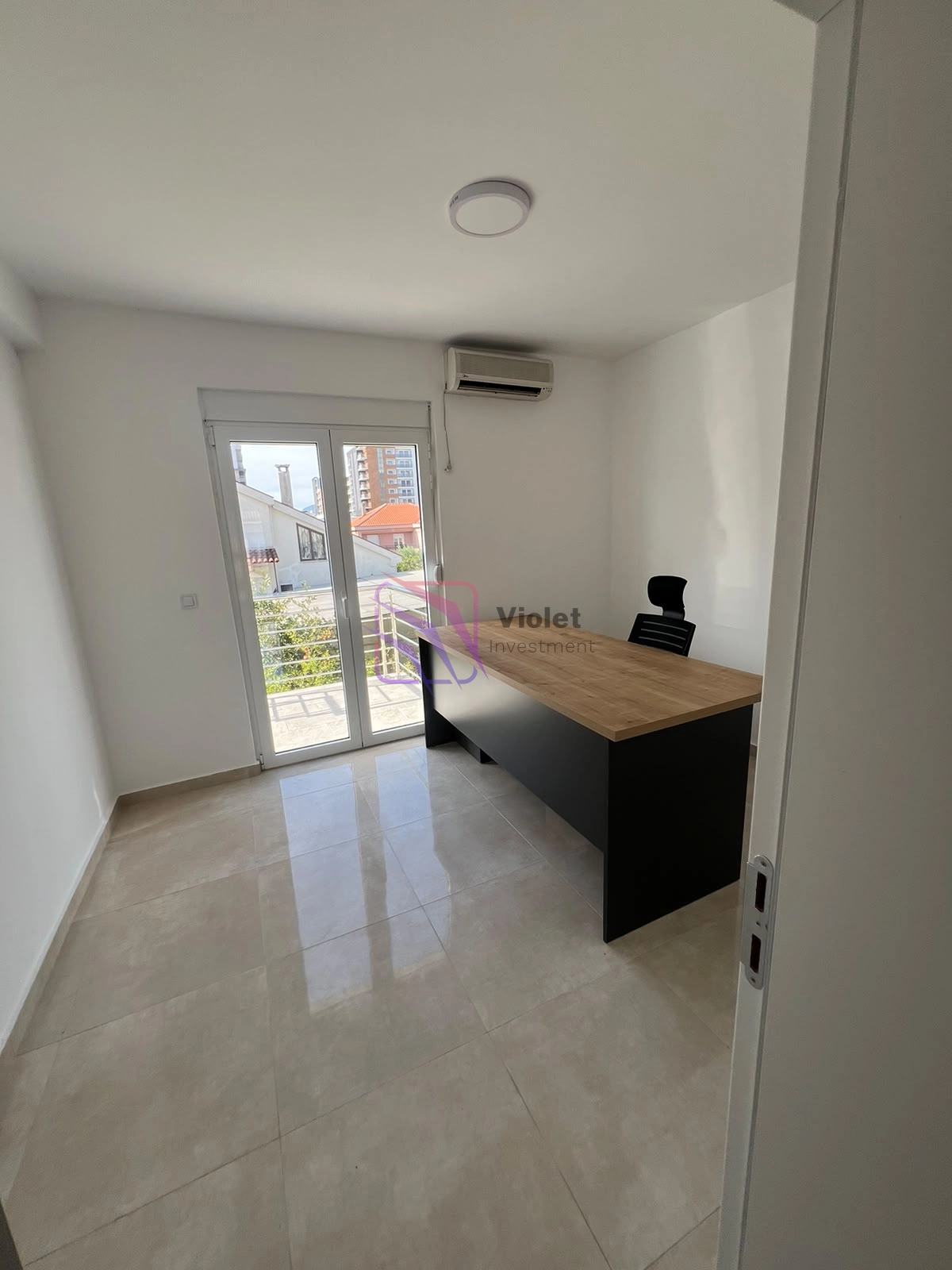 Kuca-500-m²-za-izdavanje-Stari-aerodrom-Podgorica-1 Kuća sa terasama na Starom aerodromu, Podgorica — fotografija 2
