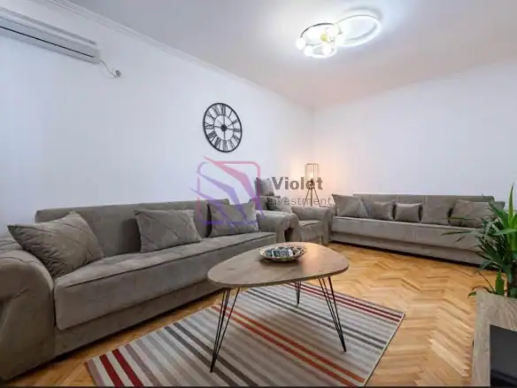 Namješten dvosoban stan u naselju Stara Varoš