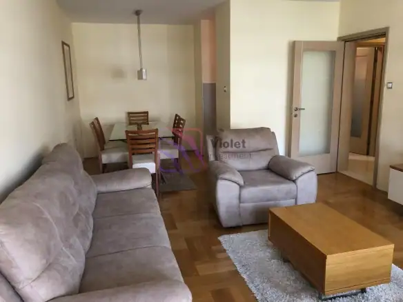 Dvosoban stan u Momišićima