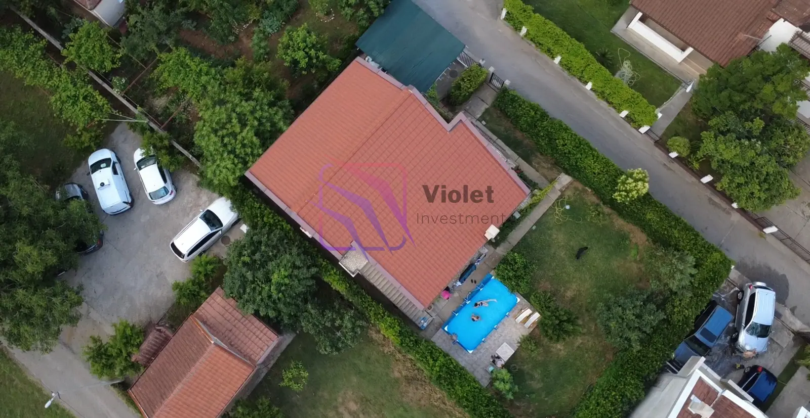 Porodicna-kuca-sa-bastom-u-Tolosima-Podgorica-1 Kuća 208 m² – Tološi, Podgorica — fotografija 2