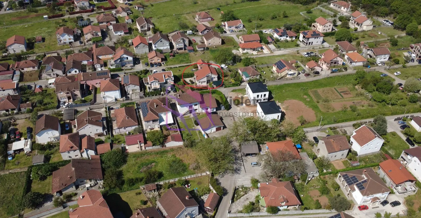 Porodicna-kuca-sa-bastom-u-Tolosima-Podgorica-3 Kuća 208 m² – Tološi, Podgorica — fotografija 4