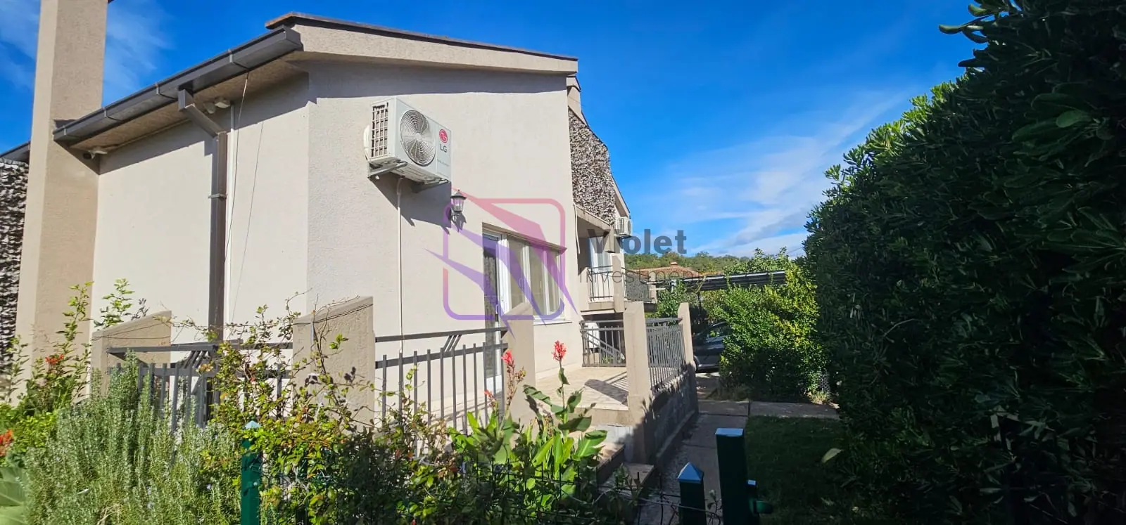 Porodicna-kuca-sa-bastom-u-Tolosima-Podgorica-6 Kuća 208 m² – Tološi, Podgorica — fotografija 7