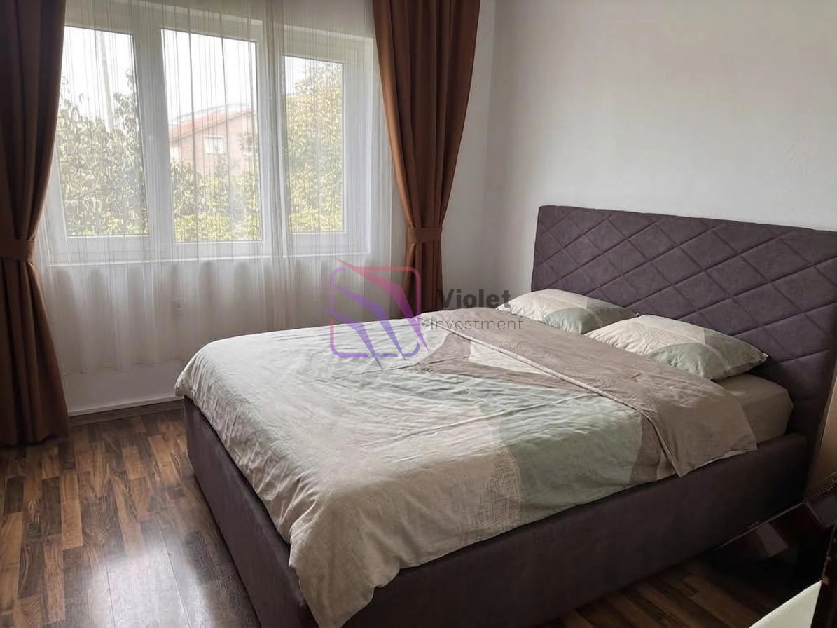 Porodicna-kuca-sa-bastom-u-Tolosima-Podgorica-11 Kuća 208 m² – Tološi, Podgorica — fotografija 12