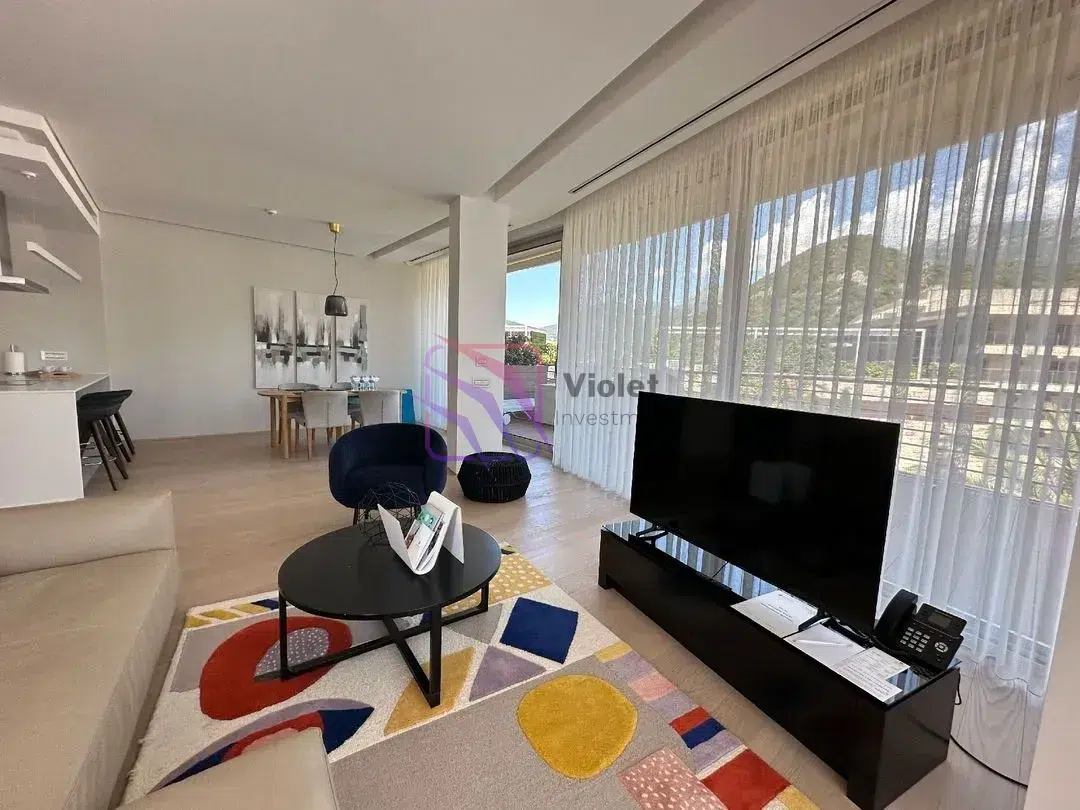Trosoban-stan-sa-pogledom-na-more-Boreti-Budva-1 Trosoban stan 198 m² – Boreti, Budva — fotografija 2