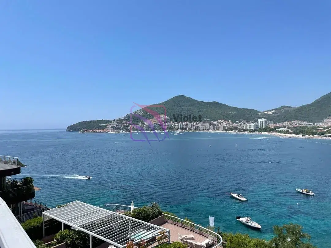 Trosoban-penthaus-sa-terasom-u-Boretima-Budva-1 Trosoban stan 509 m² – Boreti, Budva — fotografija 2