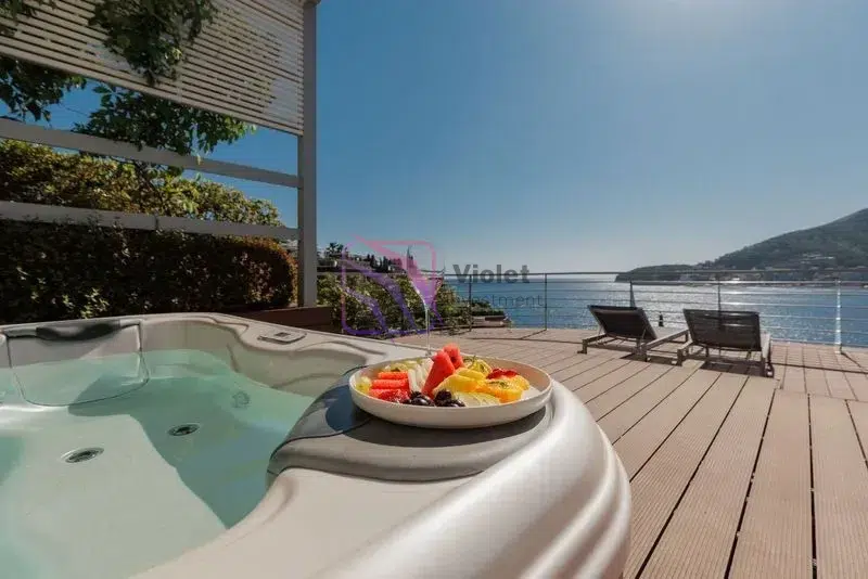 Cetvorosoban-penthaus-sa-terasom-Boreti-Budva-1 Četvorosoban stan 461 m² – Boreti, Budva — fotografija 2