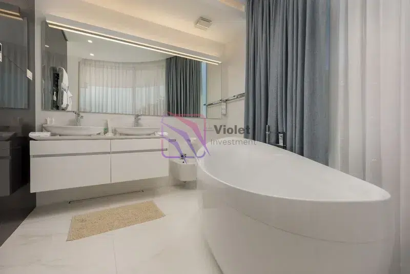 Cetvorosoban-penthaus-sa-terasom-Boreti-Budva-11 Četvorosoban stan 461 m² – Boreti, Budva — fotografija 12