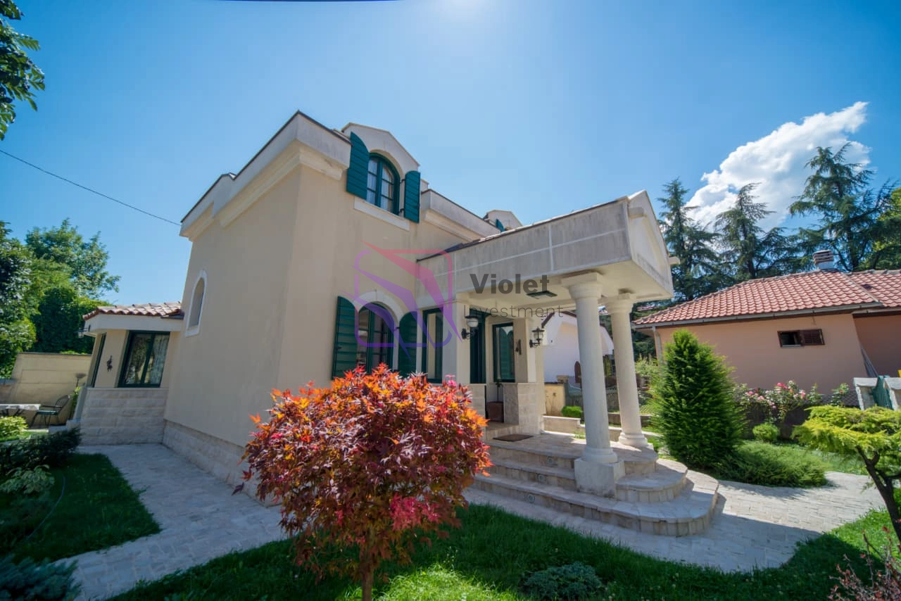 Cetverosobna-kuca-sa-dvoristem-na-Cetinju-2 Kuća 169 m² – Cetinje — fotografija 3