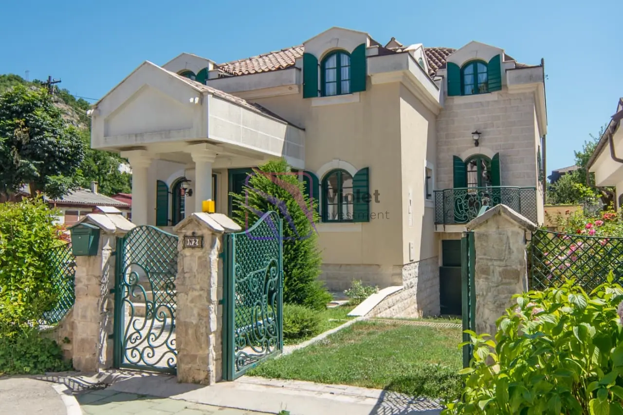 Cetverosobna-kuca-sa-dvoristem-na-Cetinju-3 Kuća 169 m² – Cetinje — fotografija 4