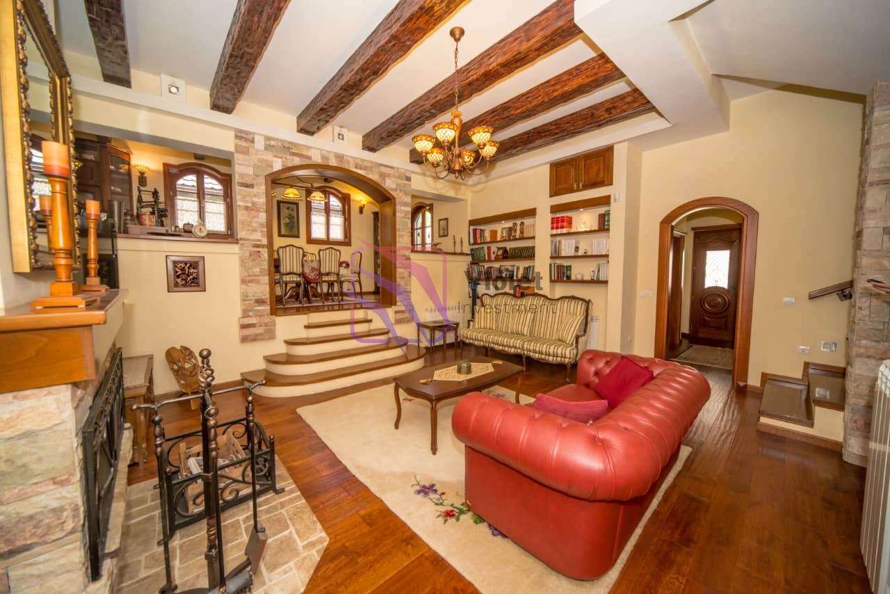 Cetverosobna-kuca-sa-dvoristem-na-Cetinju-6 Kuća 169 m² – Cetinje — fotografija 7