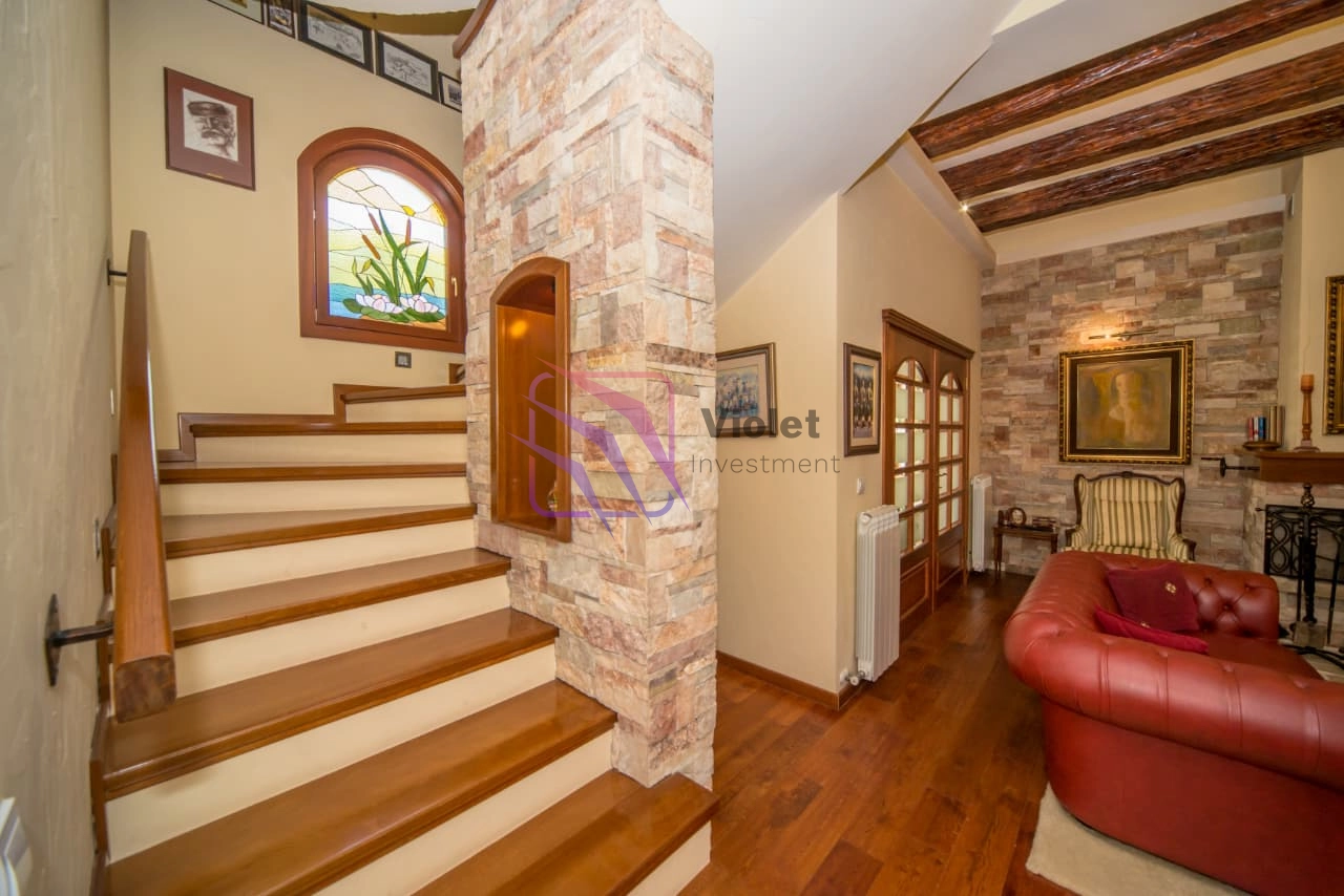 Cetverosobna-kuca-sa-dvoristem-na-Cetinju-8 Kuća 169 m² – Cetinje — fotografija 9
