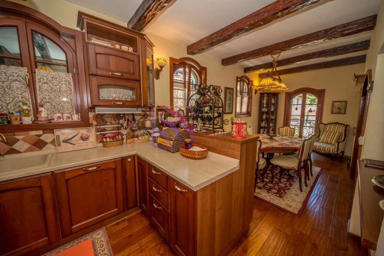 Cetverosobna-kuca-sa-dvoristem-na-Cetinju-9 Kuća 169 m² – Cetinje — fotografija 10