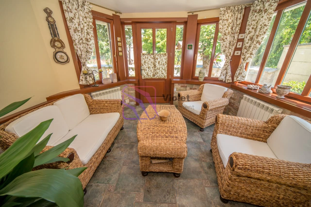 Cetverosobna-kuca-sa-dvoristem-na-Cetinju-11 Kuća 169 m² – Cetinje — fotografija 12