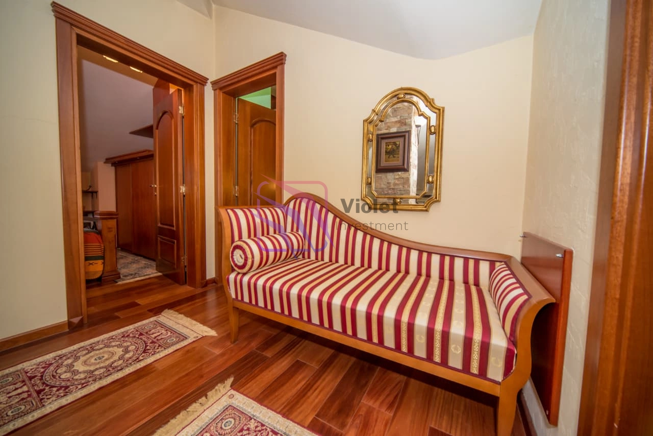 Cetverosobna-kuca-sa-dvoristem-na-Cetinju-12 Kuća 169 m² – Cetinje — fotografija 13