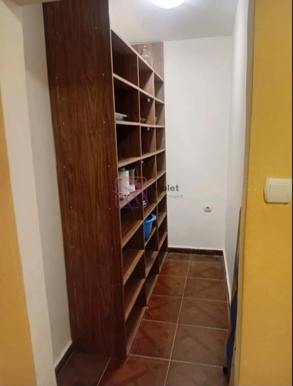 Dvosoban-stan-u-Donjoj-Gorici-Podgorica-2 Izdavanje: Dvosoban stan 100 m² – Donja Gorica, Podgorica — fotografija 3