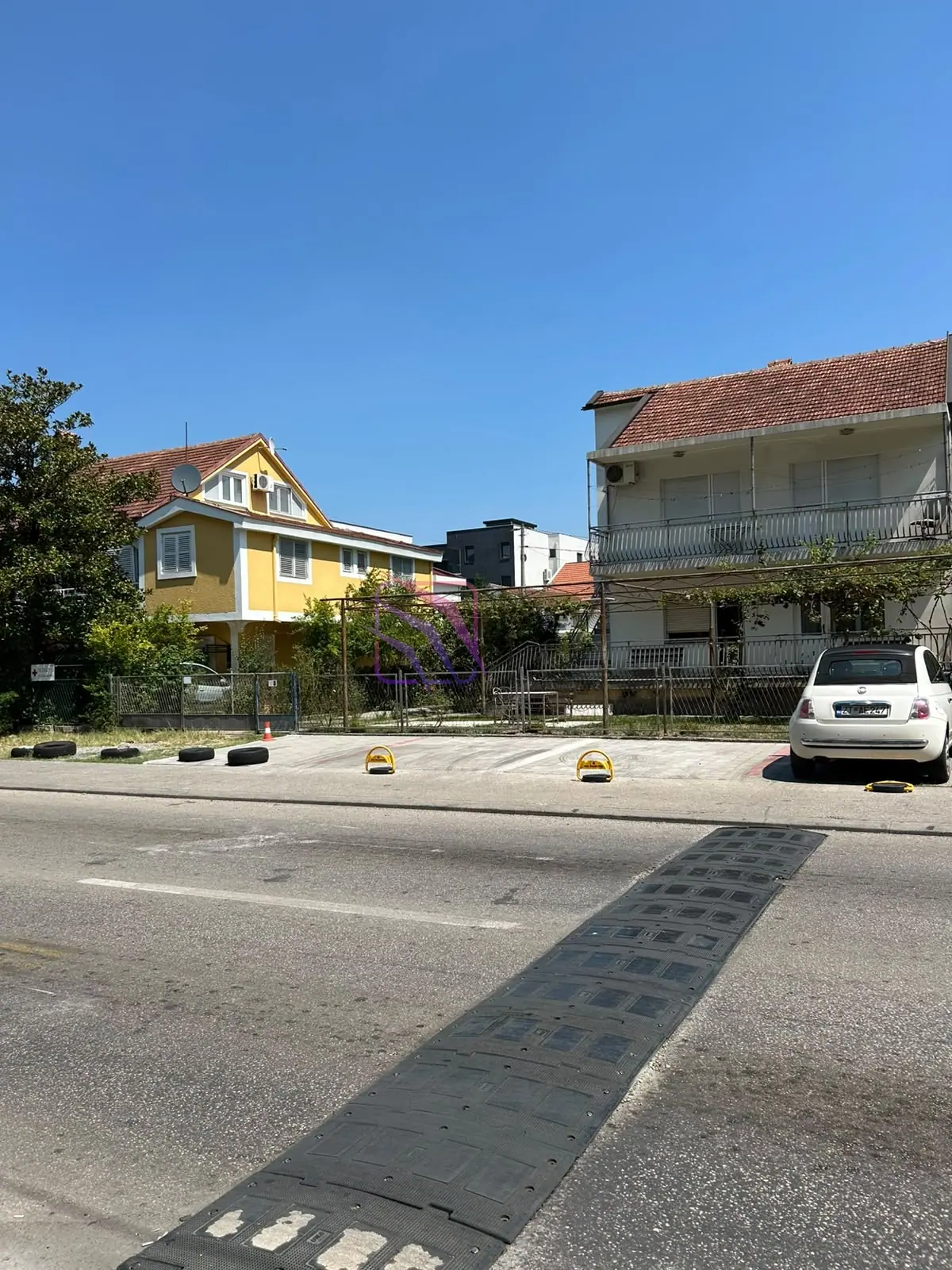 Poslovni-prostor-na-dva-nivoa-Dalmatinska-Podgorica-10 Izdavanje: Poslovni prostor 100 m² – Dalmatinska, Podgorica — fotografija 11