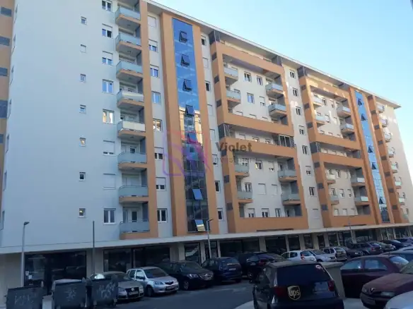 Namještena garsonjera u naselju City kej, Podgorica — fotografija 8