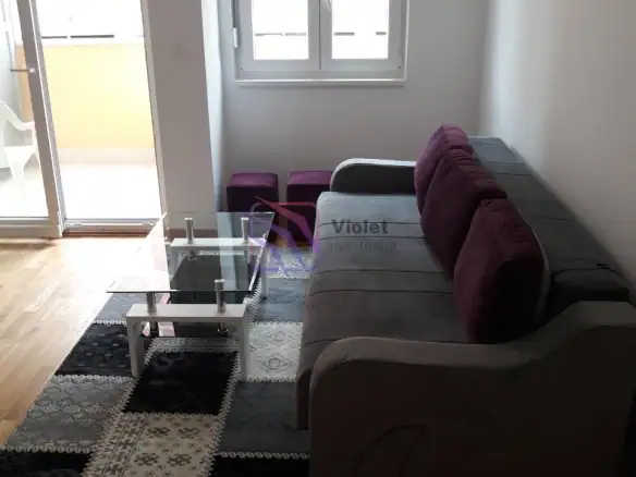 Namještena garsonjera u naselju City kej, Podgorica — fotografija 9