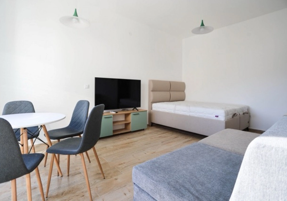 Garsonjera-u-Becicima-Budva-10 Garsonjera 27 m² – Bečići, Budva — fotografija 11