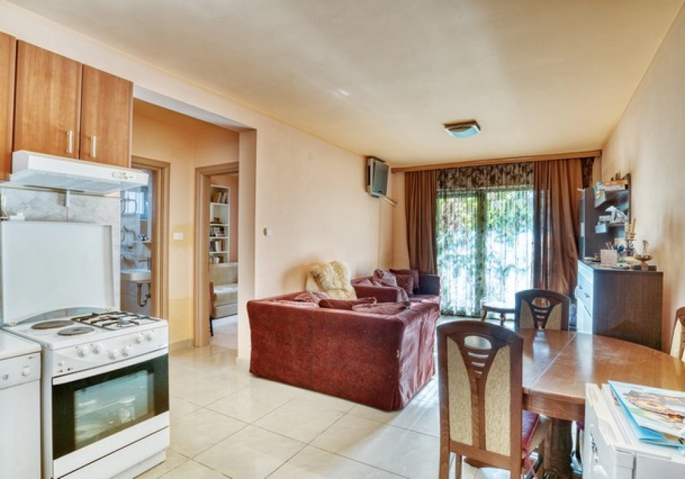 Dvosoban-stan-sa-terasom-u-Becicima-Budva-10 Dvosoban stan 91 m² – Bečići, Budva — fotografija 11