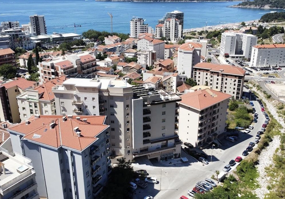 Dvosoban-stan-sa-terasom-u-Becicima-Budva Dvosoban stan sa pogledom na more