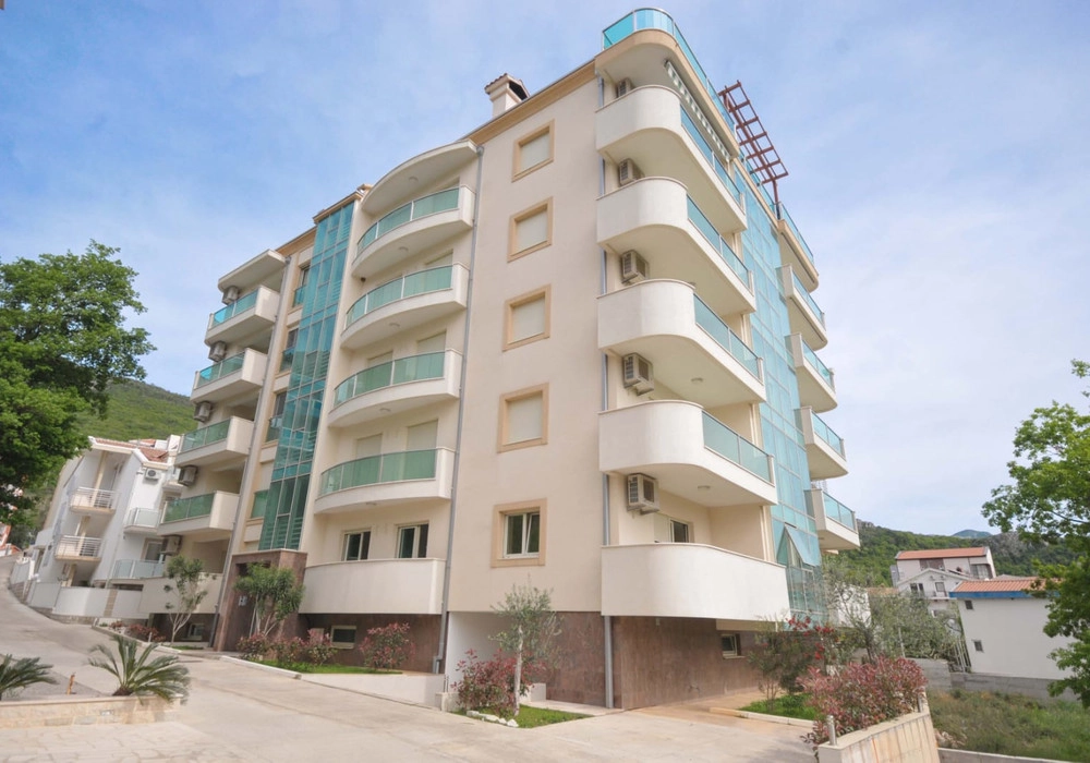 Dvosoban-stan-sa-terasom-u-Becicima-Budva-1 Dvosoban stan 94 m² – Bečići, Budva — fotografija 2