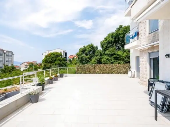 Dvosoban stan 109 m² – Mažina, Tivat — fotografija 3