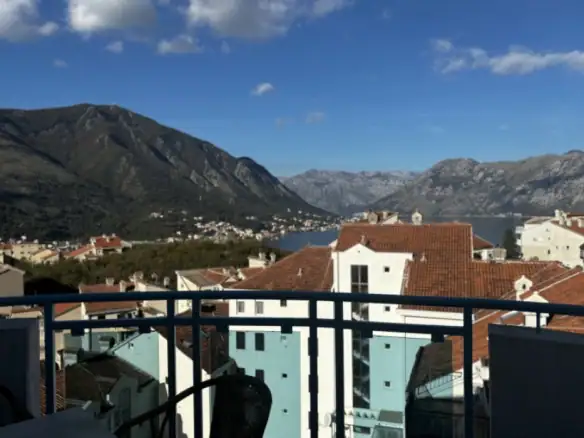 Dvosoban stan 90 m² – Dobrota, Kotor — fotografija 3