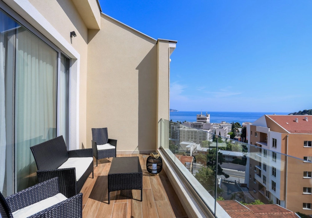 Dvosoban-stan-sa-terasom-u-Becicima-Budva-2 Dvosoban stan 74 m² – Bečići, Budva — fotografija 3