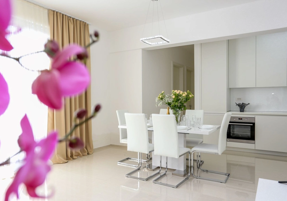 Dvosoban-stan-sa-terasom-u-Becicima-Budva-3 Dvosoban stan 74 m² – Bečići, Budva — fotografija 4