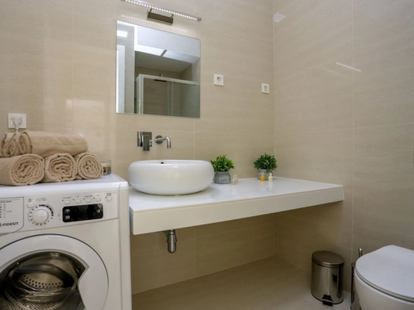 Dvosoban stan 74 m² – Bečići, Budva — fotografija 11
