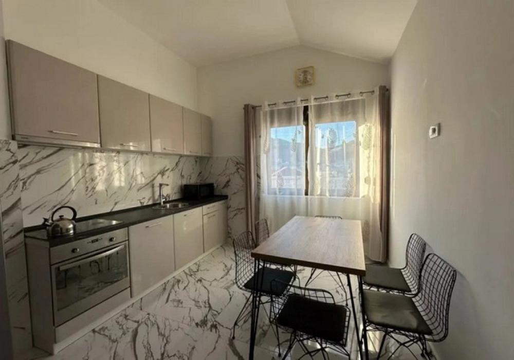 Cetvorosoban-stan-u-centru-Budve-3 Četvorosoban stan 87 m² – Budva — fotografija 4