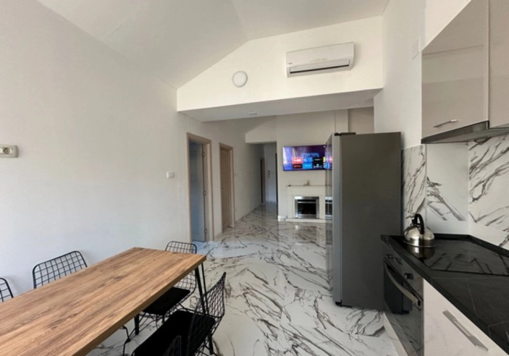 Cetvorosoban-stan-u-centru-Budve-9 Četvorosoban stan 87 m² – Budva — fotografija 10