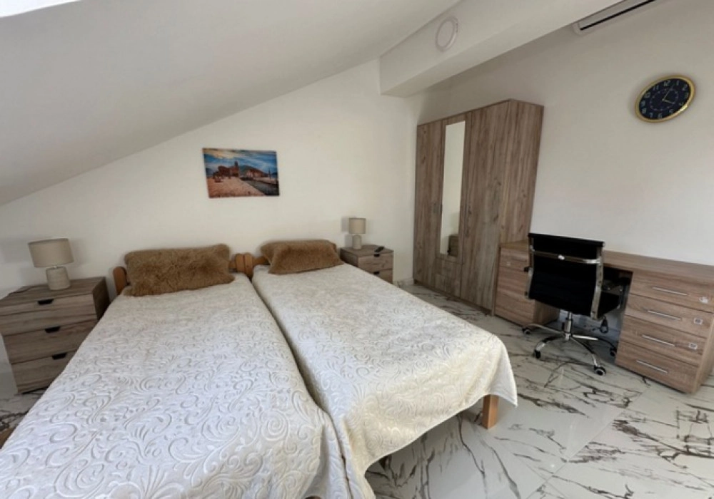 Cetvorosoban-stan-u-centru-Budve-11 Četvorosoban stan 87 m² – Budva — fotografija 12