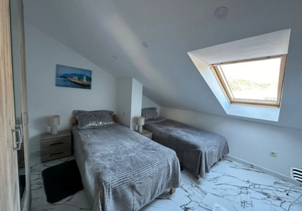 Cetvorosoban-stan-u-centru-Budve-12 Četvorosoban stan 87 m² – Budva — fotografija 13