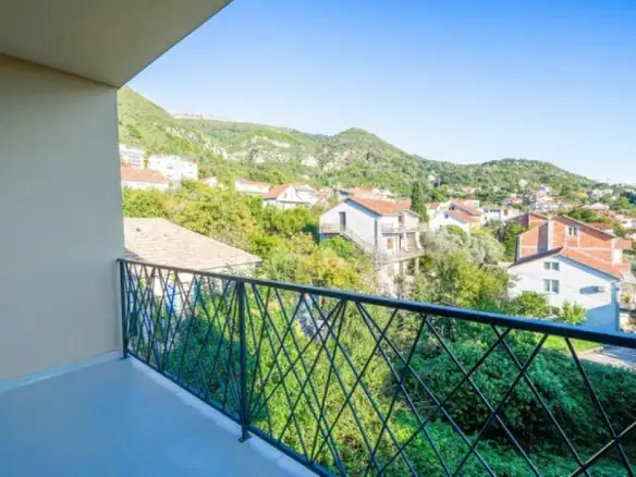 Trosoban stan 82 m² – Mažina, Tivat — fotografija 9