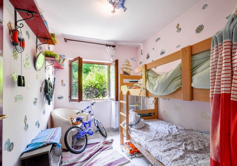 Kuca-sa-sest-soba-u-Krasicima-Tivat-1 Kuća – Krašići, Tivat — fotografija 2