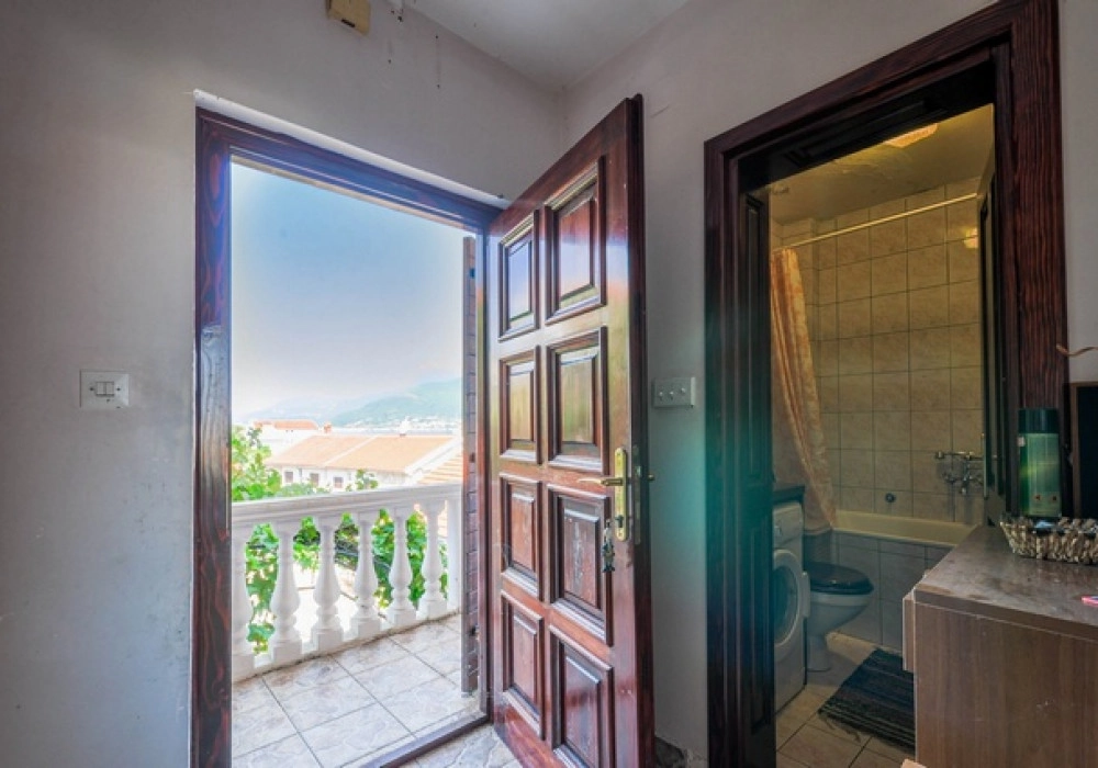 Kuca-sa-sest-soba-u-Krasicima-Tivat-2 Kuća – Krašići, Tivat — fotografija 3