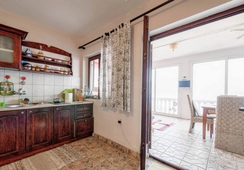 Kuca-sa-sest-soba-u-Krasicima-Tivat-8 Kuća – Krašići, Tivat — fotografija 9