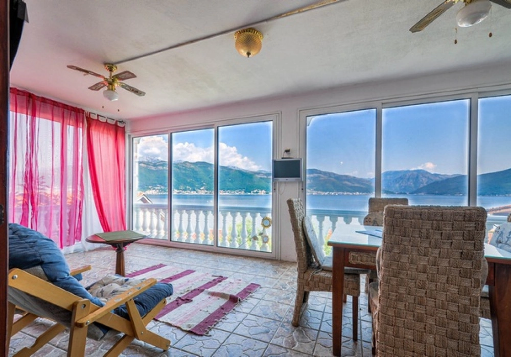 Kuca-sa-sest-soba-u-Krasicima-Tivat-9 Kuća – Krašići, Tivat — fotografija 10