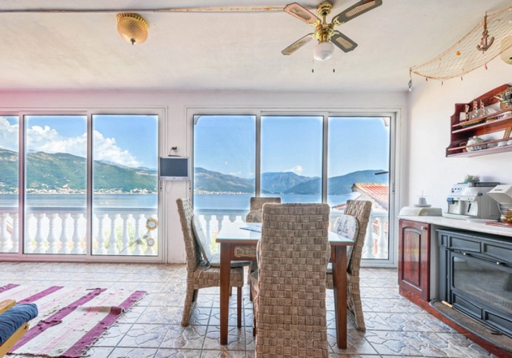 Kuca-sa-sest-soba-u-Krasicima-Tivat-10 Kuća – Krašići, Tivat — fotografija 11