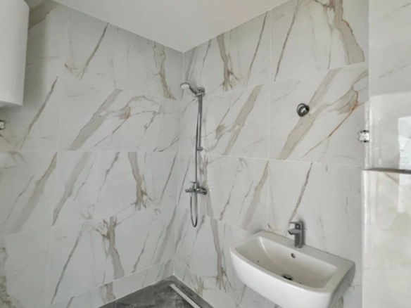 Trosoban stan 106 m² – Kamenovo, Budva — fotografija 10