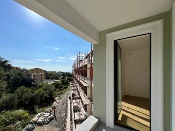 Trosoban stan 106 m² – Kamenovo, Budva — fotografija 13