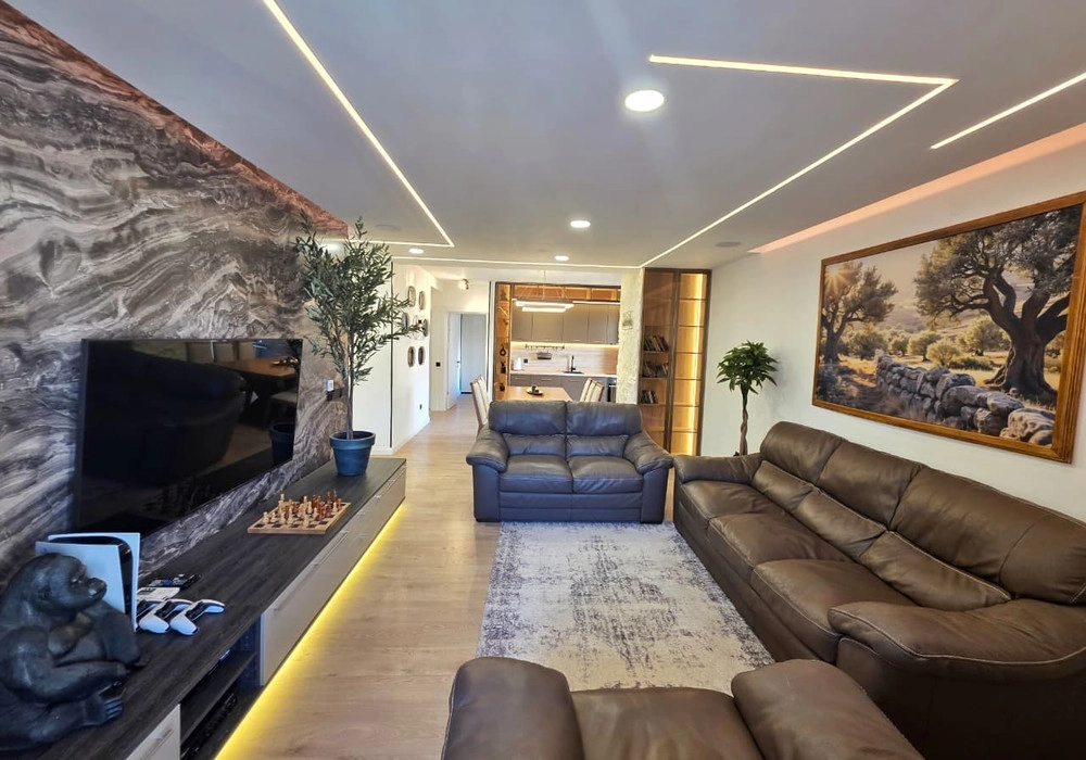 Trosoban-stan-u-Becicima-Budva-1 Trosoban stan 106 m² – Bečići, Budva — fotografija 2