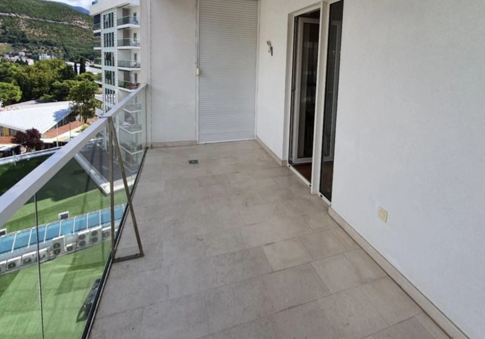 Trosoban-stan-u-kompleksu-Tre-Cane-Centar-Budva-3 Trosoban stan 89 m² – Centar, Budva — fotografija 4