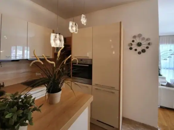 Trosoban stan 89 m² – Centar, Budva — fotografija 5